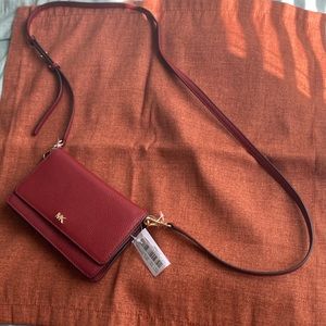 Michael Kors Mott Pebble Leather Crossbody Wallet